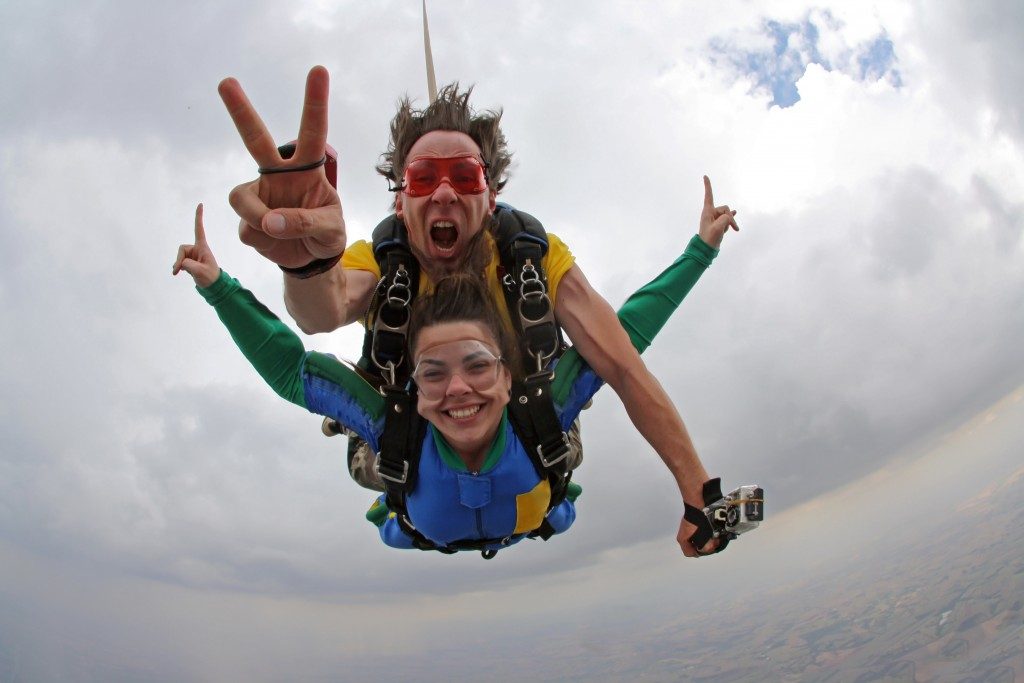 a skydiving tandem