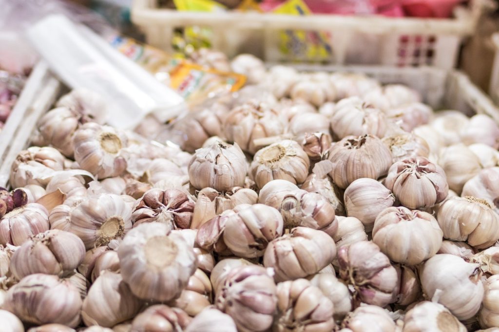 a big pile of garlic