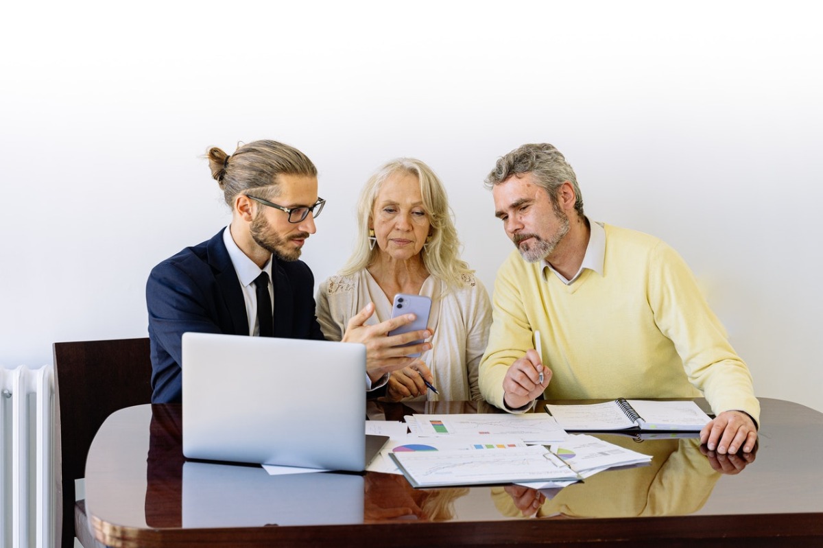 couple with an agent