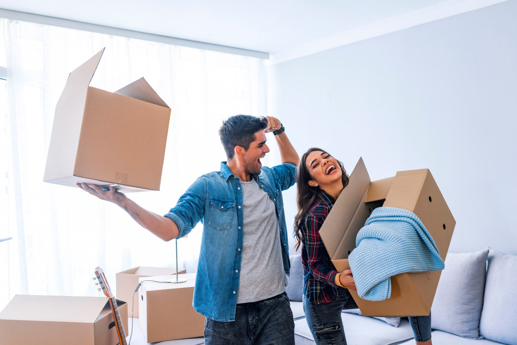 couple moving in