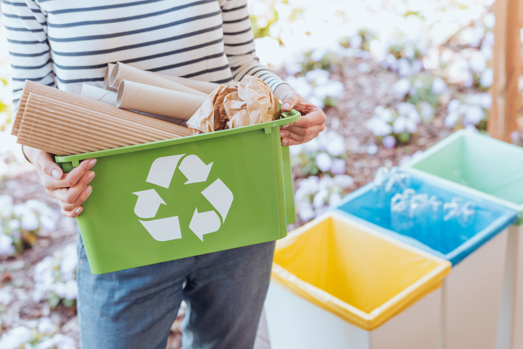 Recycling bin